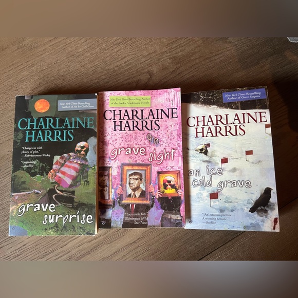 Charlaine Harris Book Set - Picture 1 of 1
